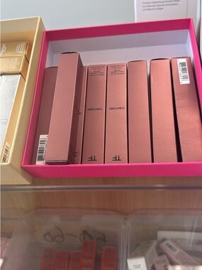 C'Est Moi | Makeup | 5 For 25 New In Box Cest Moi Reflect Lip Gloss In Bliss  Pink